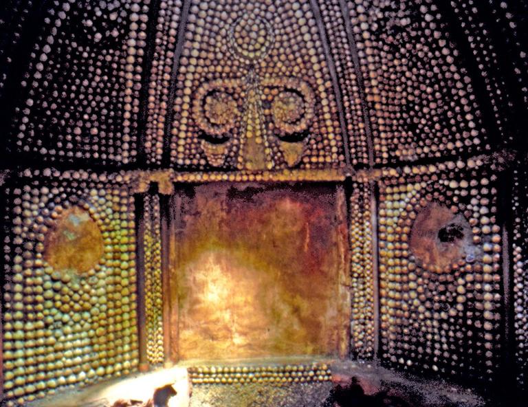 Beykoz Kasrı’nın bahçesindeki hamamın içinden bir görünüş