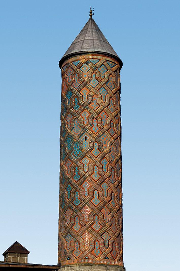 Yâkutiye Medresesi’nin minaresi