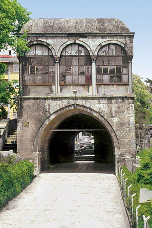 Hekimoğlu Ali Paşa Kütüphanesi’ni taşıyan tonoz