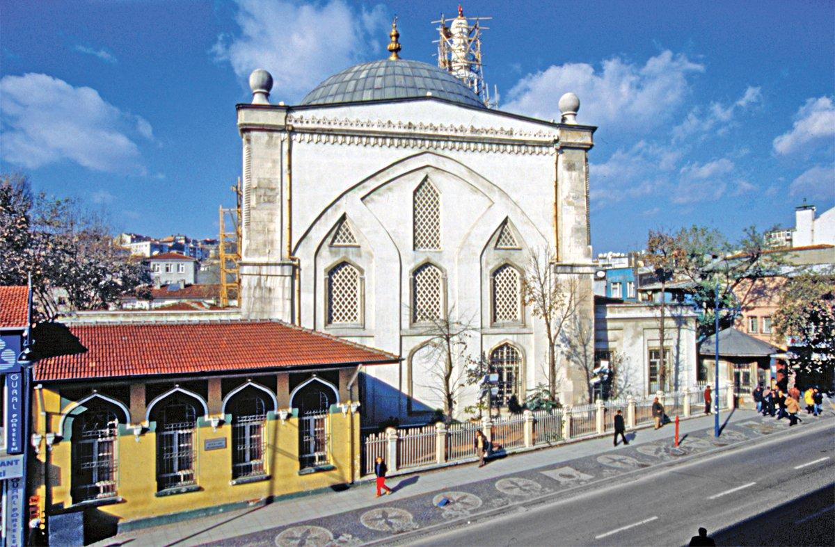 Kasımpaşa’daki Kasım Paşa Camii ve Külliyesi – Beyoğlu/İstanbul