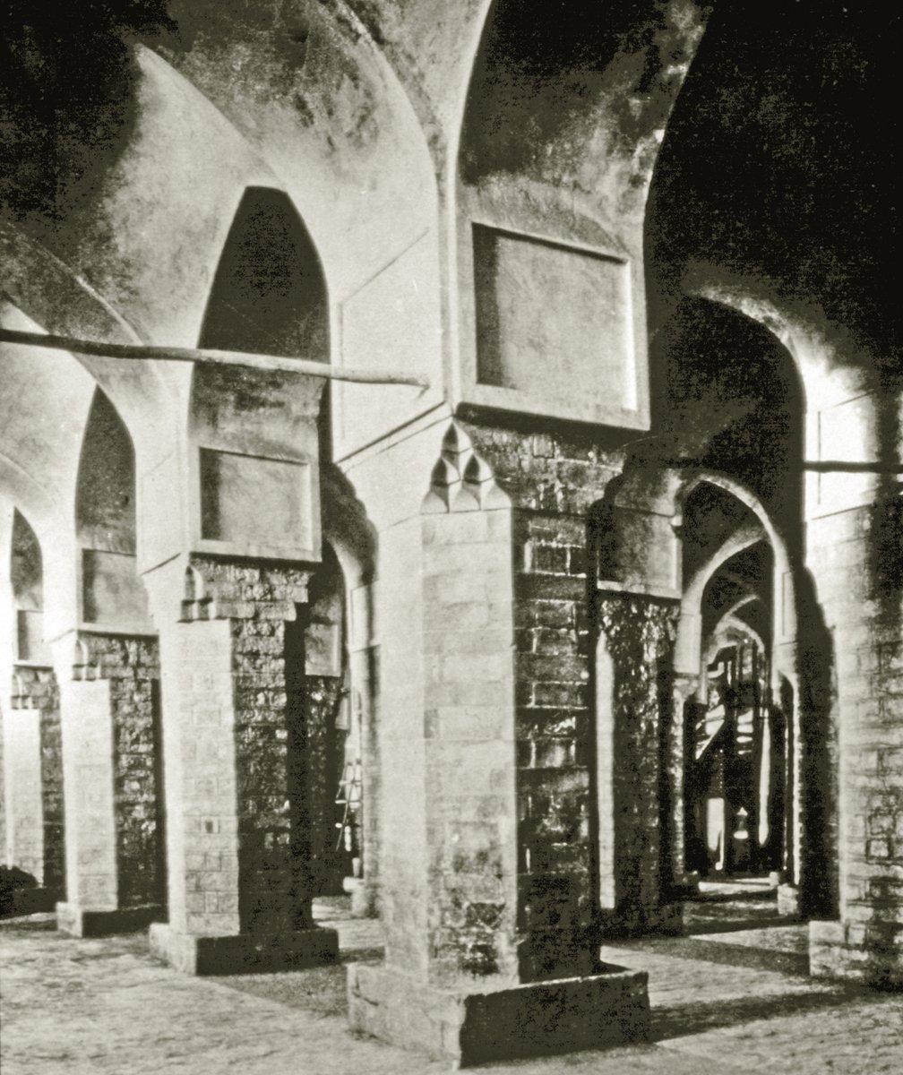 Şüşter Cuma Camii’nin içinden bir görünüş/Hûzistan