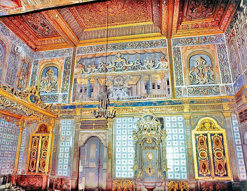 Topkapı Sarayı Harem bölümünde hünkâr sofası
