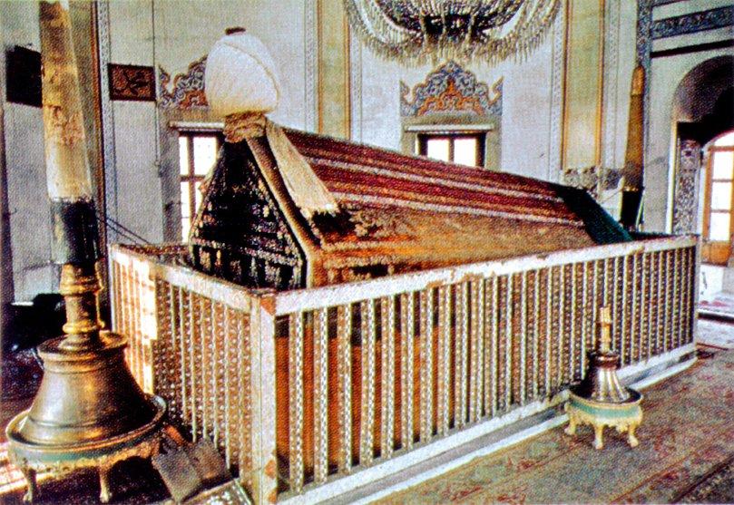 Yavuz Sultan Selim’in türbesi içindeki sandukası