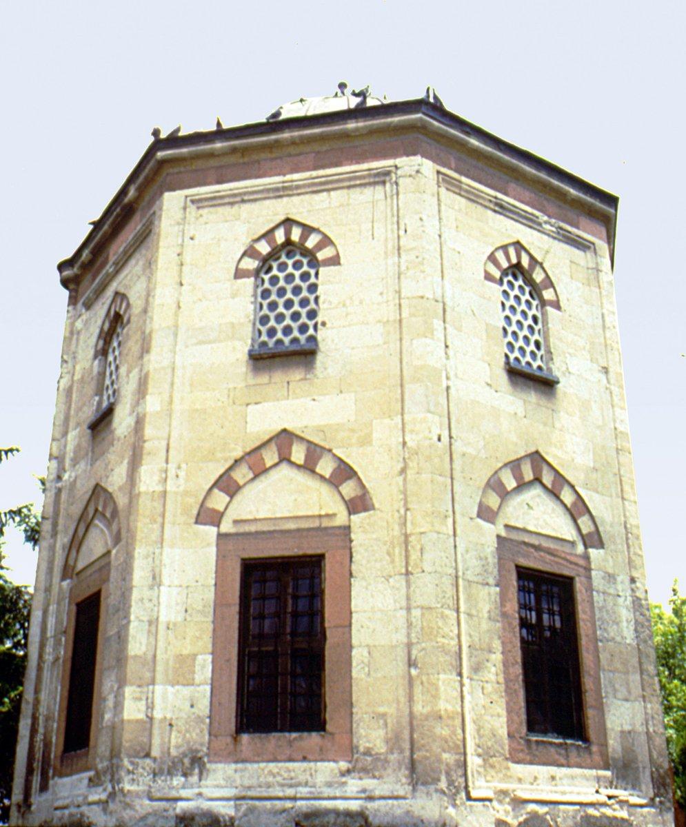 Cenâbî Ahmed Paşa Türbesi