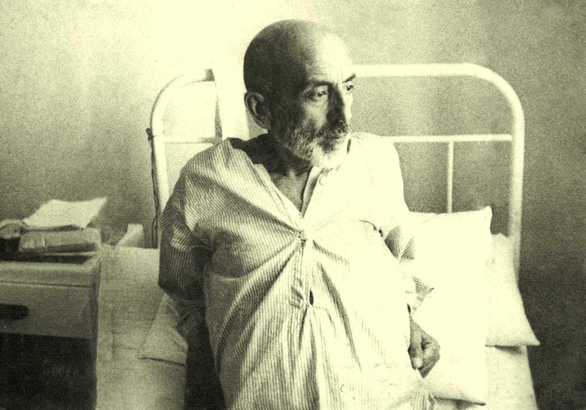 Mehmed Âkif Haziran 1936’da tedavi gördüğü Nişantaşı Sağlık Yurdu’nda(M. Ruyan Soydan koleksiyonu)