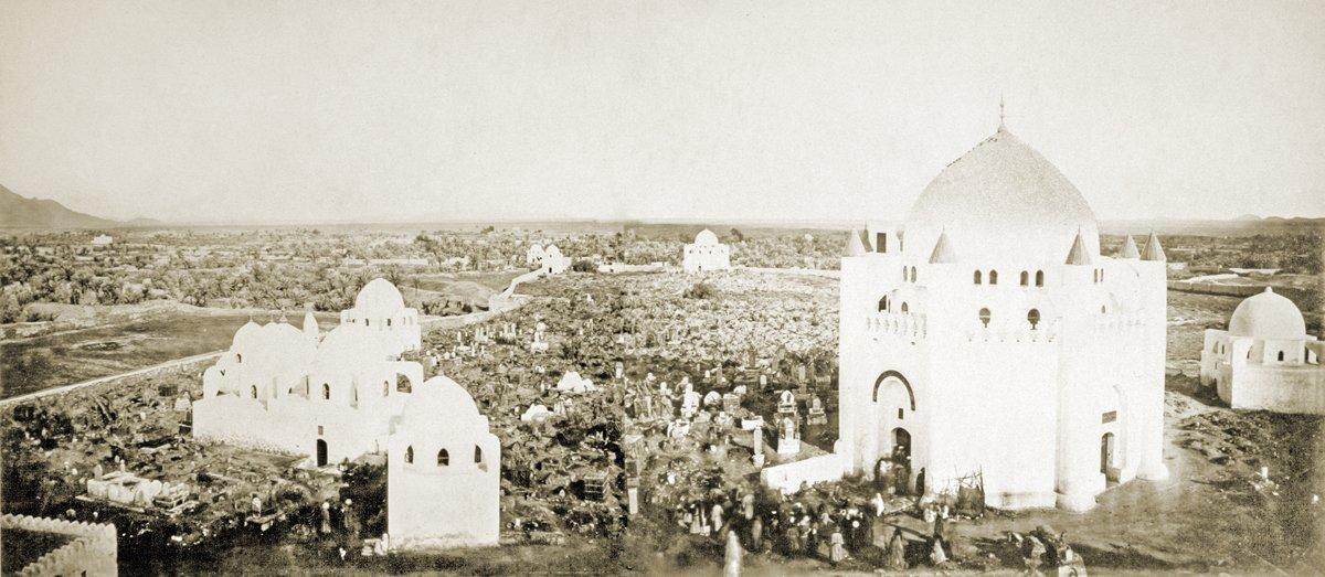 Cennetü’l-bakī‘ın XIX. yüzyıl sonundaki durumu (İÜ Ktp., Albüm, nr. 90743)