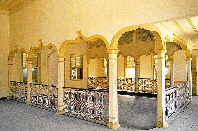 Selâmi Efendi Tekkesi’nin türbe-tevhidhânesi içinden bir görünüş