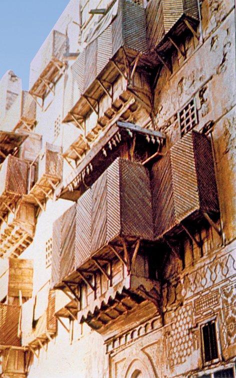 Cidde evlerinde bulunankafesli cumbalar – Suudi Arabistan