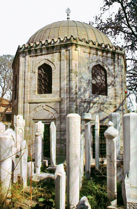 Rüstem Paşa’nın Şehzade Camii hazîresindeki türbesi