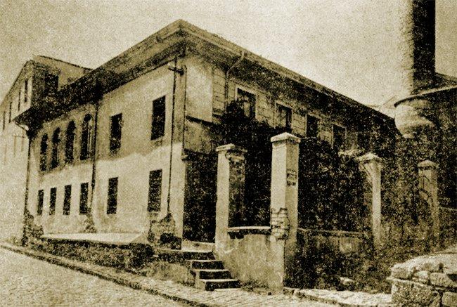 Cağaloğlu’ndaki Fatma Sultan Camii’nin eski bir fotoğrafı – Fatih/İstanbul (S. Eyice fotoğraf arşivi)
