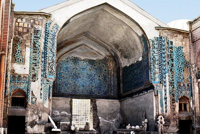 Sırçalı Medrese’nin ana eyvanı – Konya