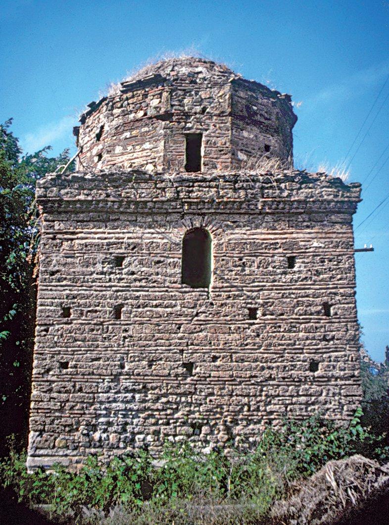 Kırgızlar Türbesi – İznik