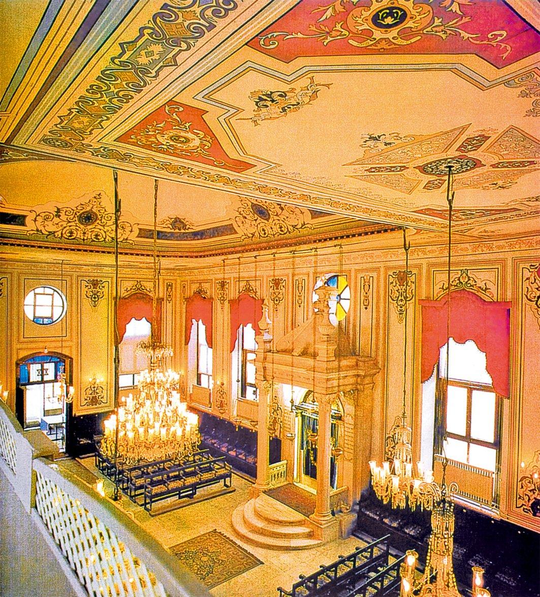 Haydarpaşa’da Hemdat İsrael Sinagogu’nun içinden bir görünüş – Kadıköy/İstanbul