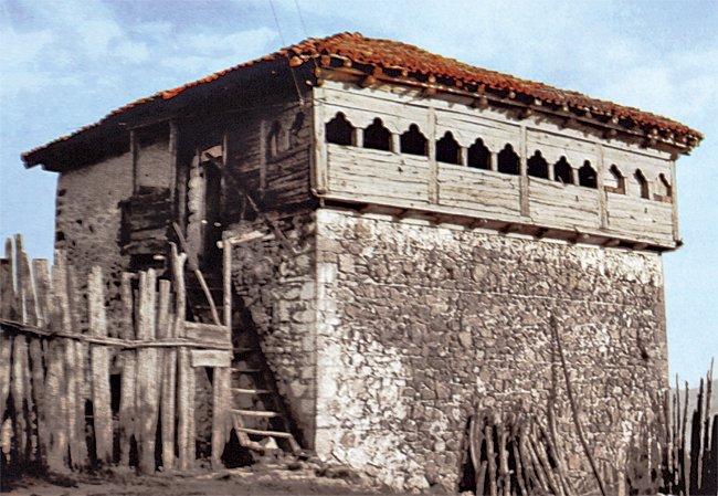 Kuzey Arnavutluk’ta bir çiftlik evi