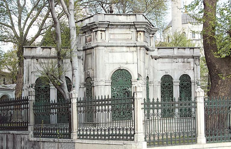 Pertevniyal Vâlide Sultan’ın türbesi – Fatih/İstanbul