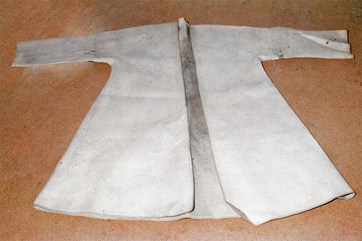 Bektaşîlik’le ilgili tarikat malzemelerinden hırka (İstanbul Büyükşehir Belediyesi Şehir Müzesi, Envanter nr. 3129/1)