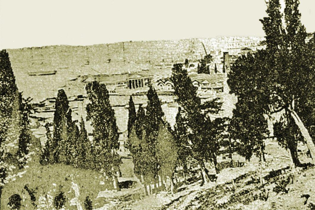 Beyoğlu Mezarlığı’nın eski bir fotoğrafı (Semavi Eyice fotoğraf arşivi)