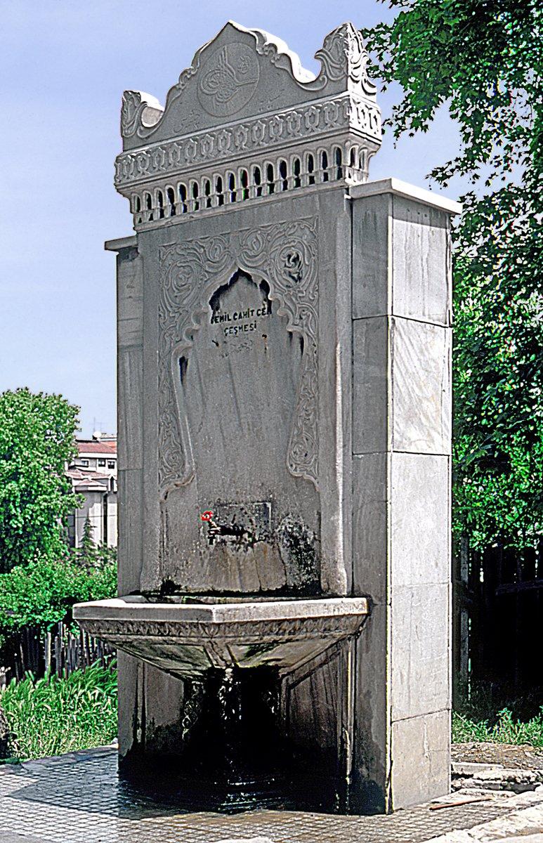 Esentepe Yazarlar sokağındaki Hamidiye Çeşmesi – Şişli/İstanbul