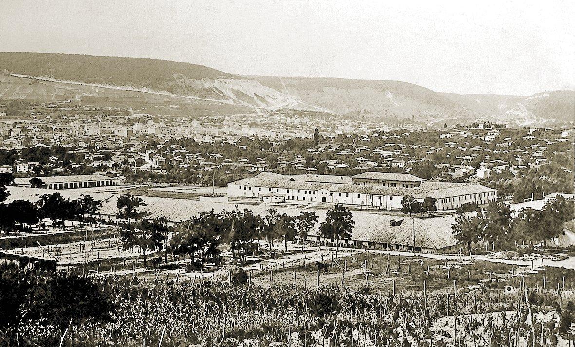 XX. yüzyılın başlarında Şumnu’yu gösterenbir fotoğraf (Machiel Kiel fotoğraf arşivi)