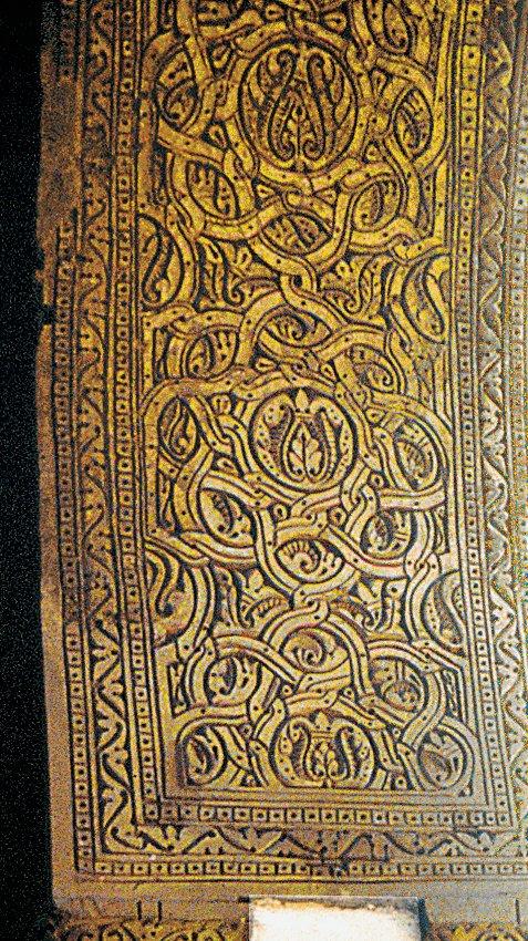 İbn Tolun Camii avlu revak kemerleri içindeki bezeme