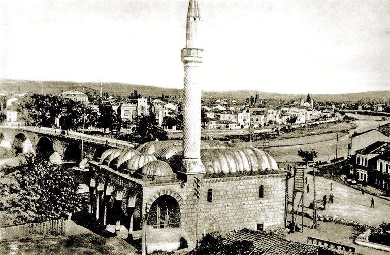 Karlı-ili Beyi Mehmed Bey Camii – Üsküp