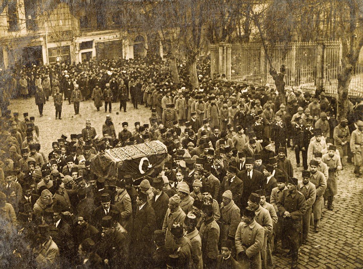 Said Halim Paşa’nın cenaze merasiminden bir görünüş (M. Ruyan Soydan koleksiyonu)