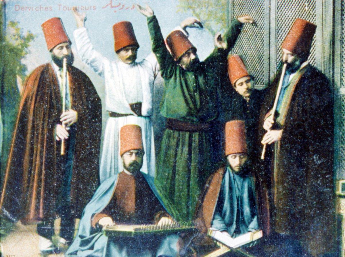 Mevlevî dervişlerini meşk esnasında gösteren bir kartpostal (İstanbul Belediyesi Atatürk Kitaplığı Kartpostal Arşivi)