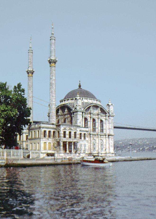 Ortaköy Camii