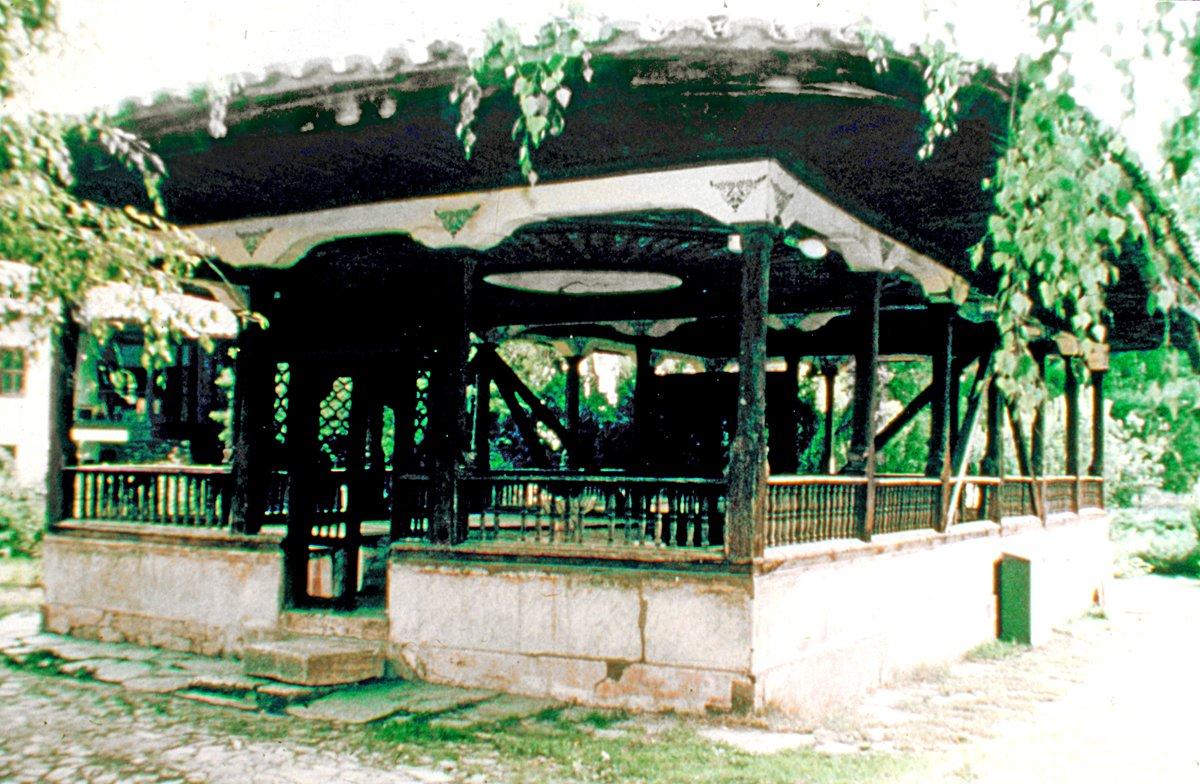 Harâbâtî Baba Tekkesi’ndeki şadırvan-çardak
