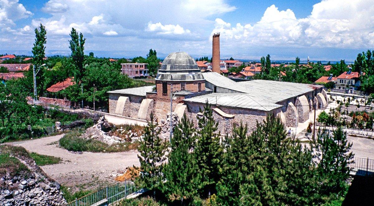 Malatya Ulucamii ve önündeki Şehâbiyye-i Kübrâ Medresesi’nin kalıntıları
