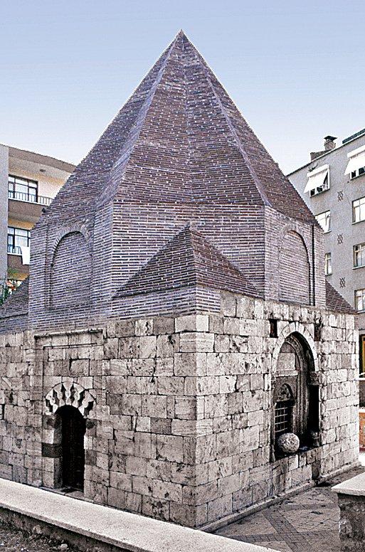 Nûreddin b. Sentimur Türbesi – Tokat