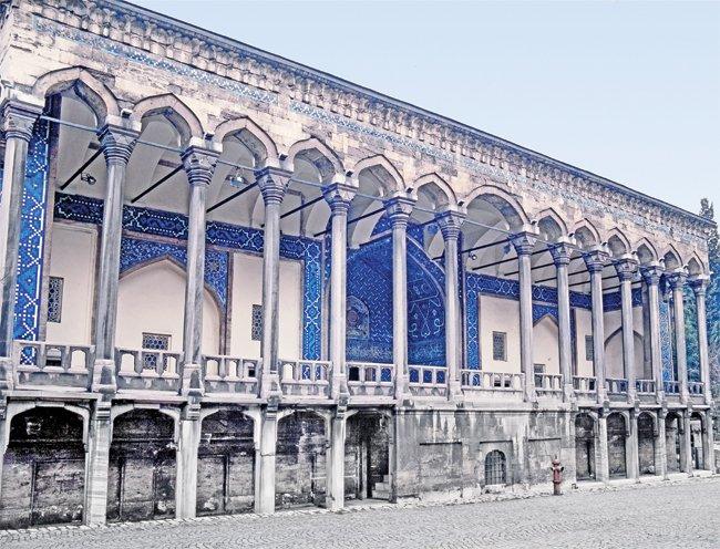 Çinili Köşk’ün ön cephesi