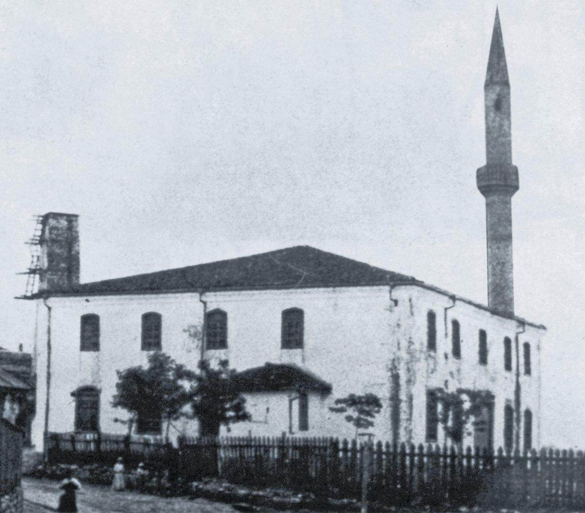 Aziziye Camii’nin 1880 yılına ait bir fotoğrafı (İÜ Ktp., Albüm, nr. 91233) – Dobruca/Romanya