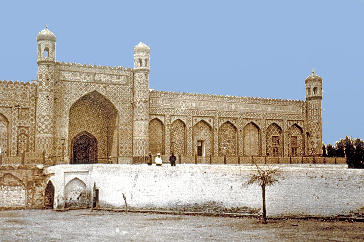 Han Sarayı’nın ön cephesi – Hokand