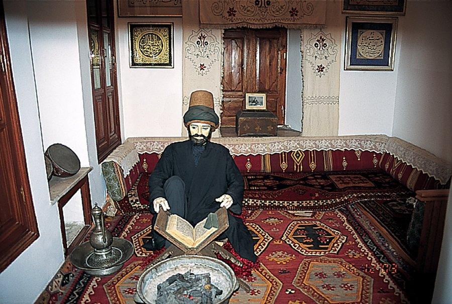 Mevlânâ Müzesi’nde mesnevîhan hücresi