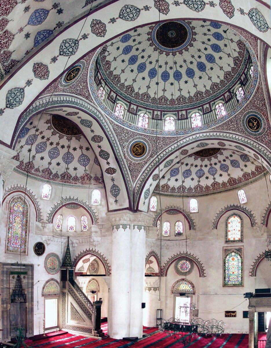 Mihrimah Sultan Camii’nin içinden bir görünüş