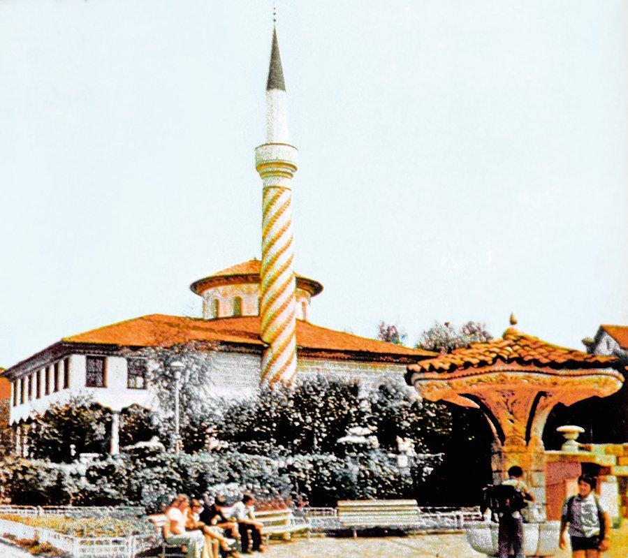 Samakov’da Bayraklı Cami (Stephen Lewis fotoğraf arşivi)