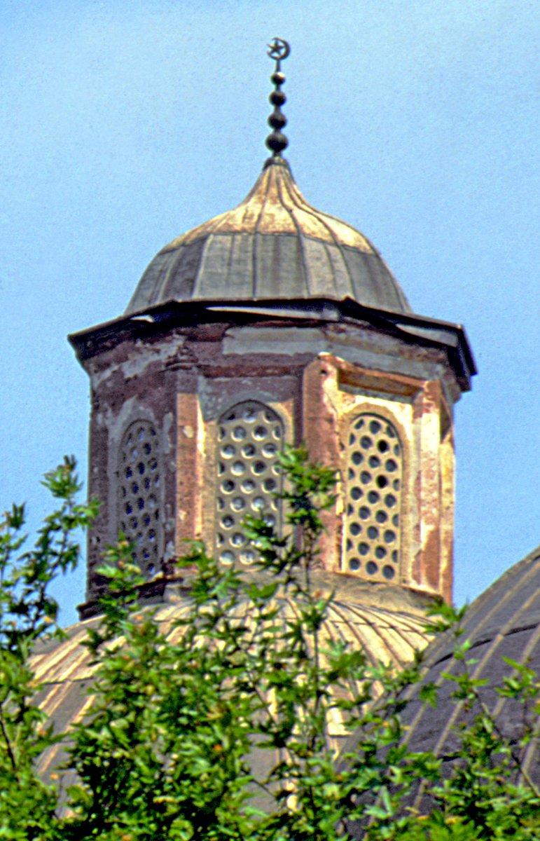 Bursa Yeşilcami’nin aydınlık feneri