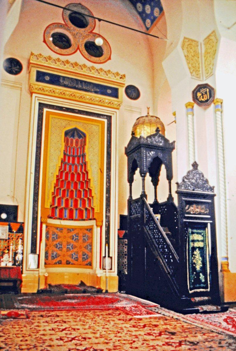Kraliçe Mariya Camii’nin içinden bir görünüş