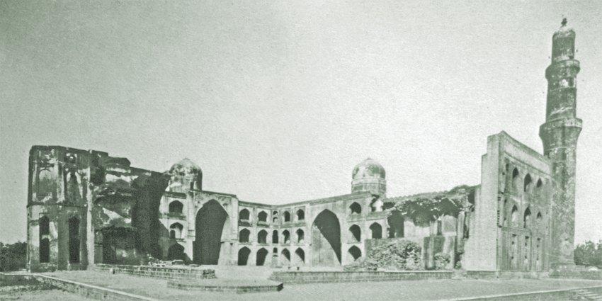 Behmenîler’in ünlü veziri Mahmûd-ı Gâvân’ın öğretime açtığı medresenin kalıntıları