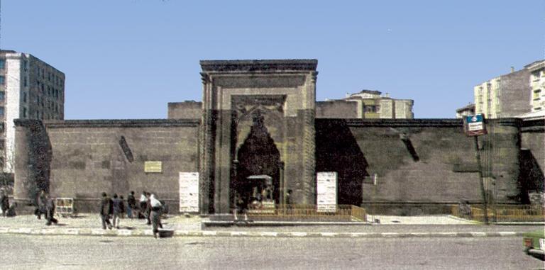 Sâhib Ata tarafından 1268’de yaptırılmış olan Sâhibiye Medresesi – Kayseri