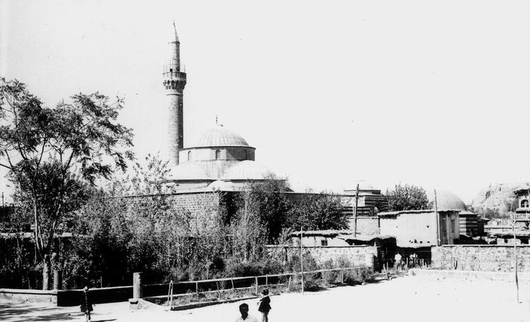Bıyıklı Mehmed Paşa’nın inşa ettirdiği Kurşunlu Cami – Diyarbakır