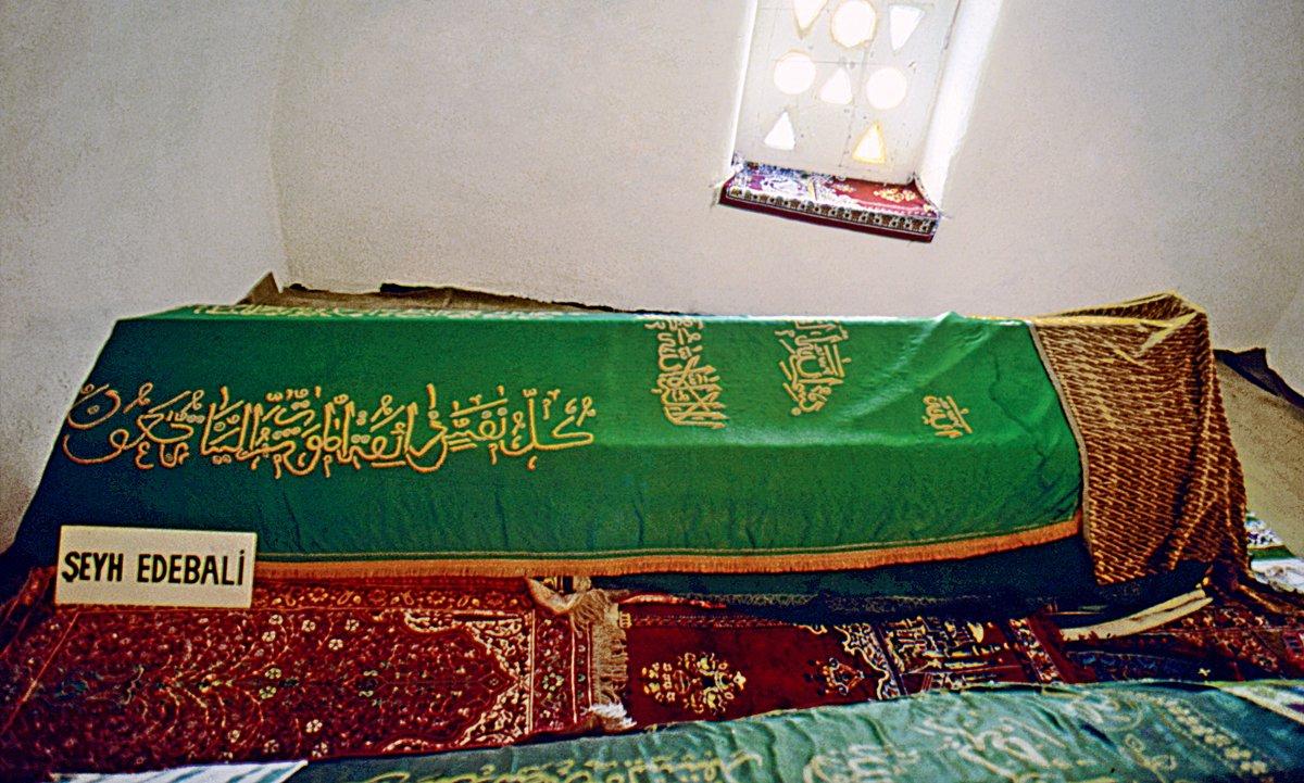 Şeyh Edebâli’nin türbesi içindeki sandukası – Bilecik