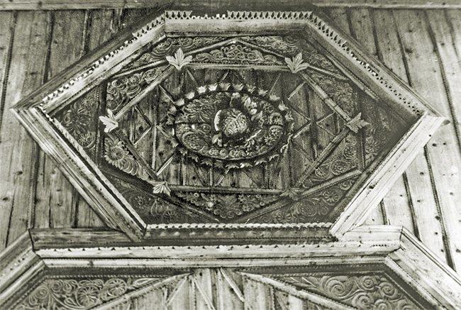 Belgradcık’ta Hacı Hüseyin Ağa Camii’nin işlemeli ahşap tavanından bir detay – Vidin/Bulgaristan