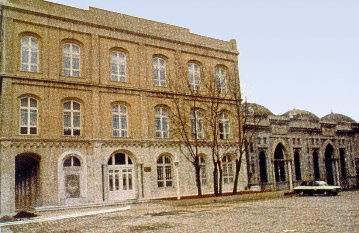 Beyazıt Devlet Kütüphanesi’nin dışından bir görünüş – Fatih/İstanbul