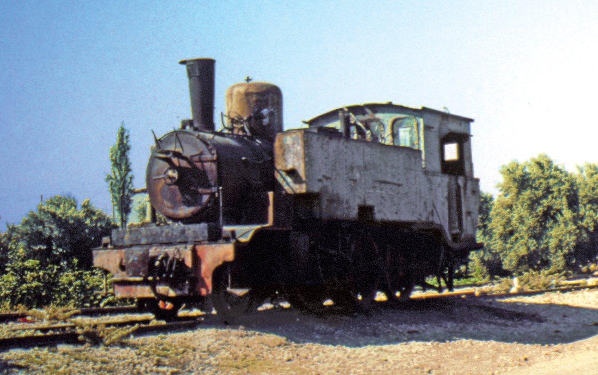 Güney Suriye’de Der‘a yakınında Hicaz demiryolundan kalan bir lokomotif