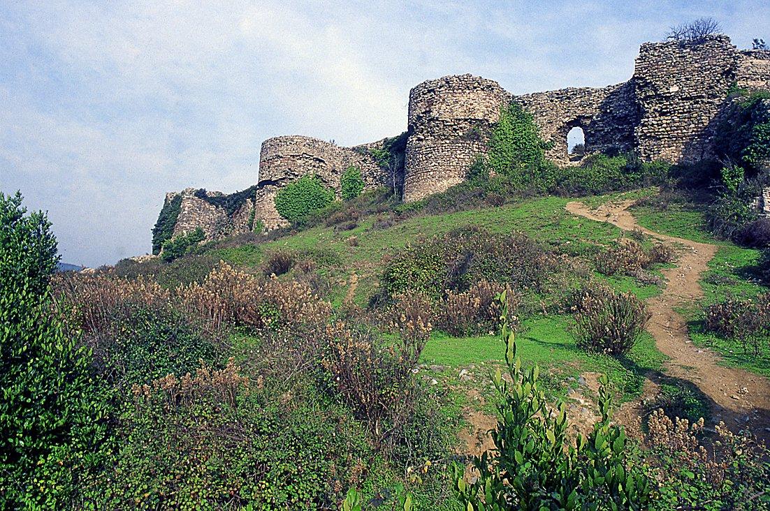Boğaziçi’nin Anadolu yakasında inşa edilen Yoros (Anadolukavağı) Kalesi