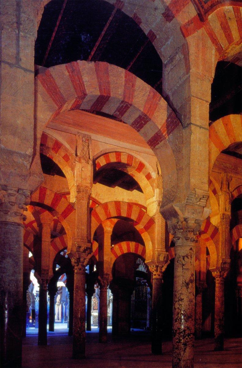 Kurtuba Ulucamii’nin içinden bir görünüş