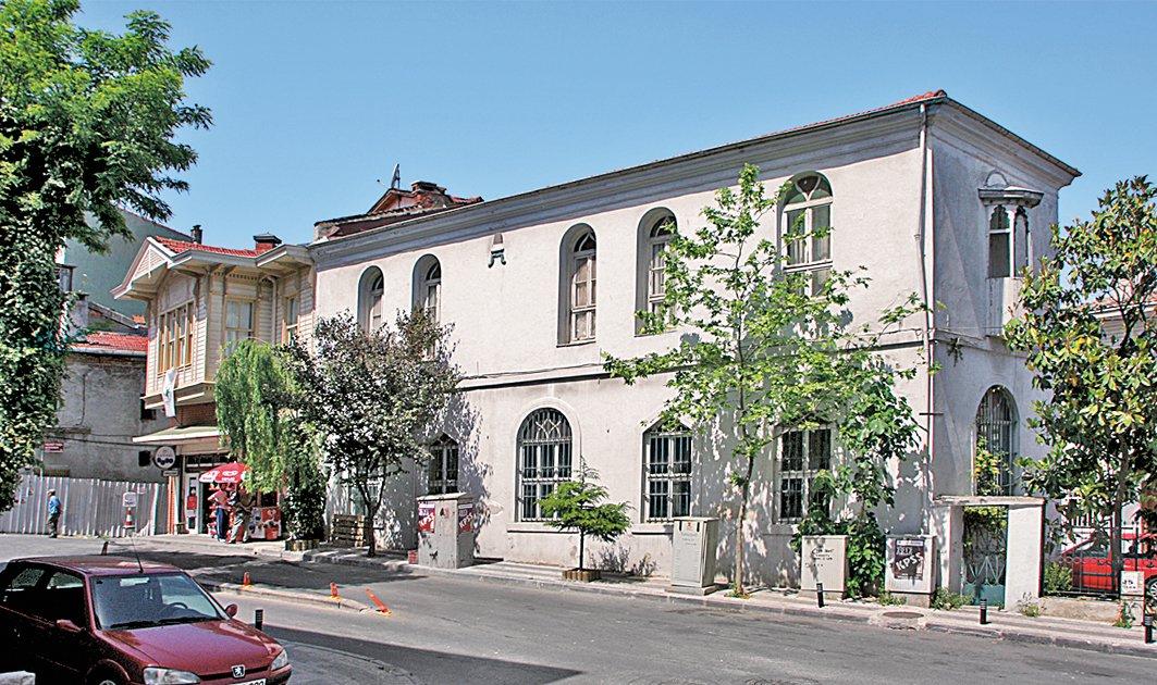 Üsküdar Mevlevîhânesi’nin semâhâne-türbe binası