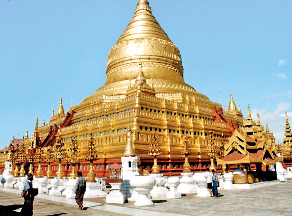 Yangon’un 80 km. kuzeyindeki Bago’da (Pegu) Büyük Altın Tapınak – Myanmar